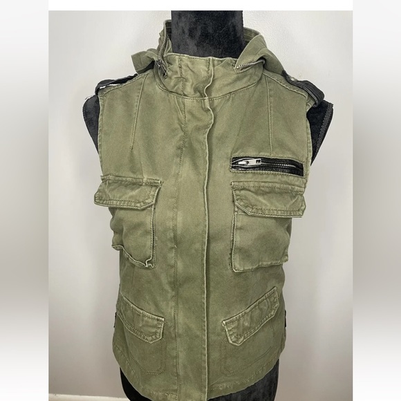BDG Urban Outfitter’s Sleeveless Zip-Up Jacket: Size Small - Picture 5 of 6